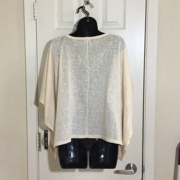 Step in Style Blouse - Picture 2 of 4